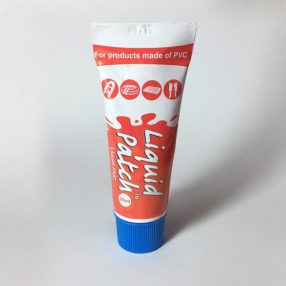 Tekuté lepidlo na PVC v modré barvě KOL