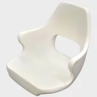 Sedadlo řidiče z bílého plastu