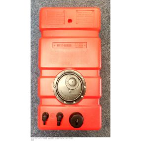 Možnost instalace palivové nádrže 32 litrů 50x35x22+5