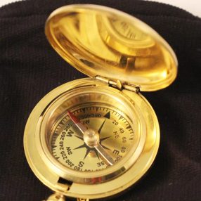 Kompas v sáčku s měděným řetízkem 4,5 cm