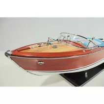 Model motorového člunu